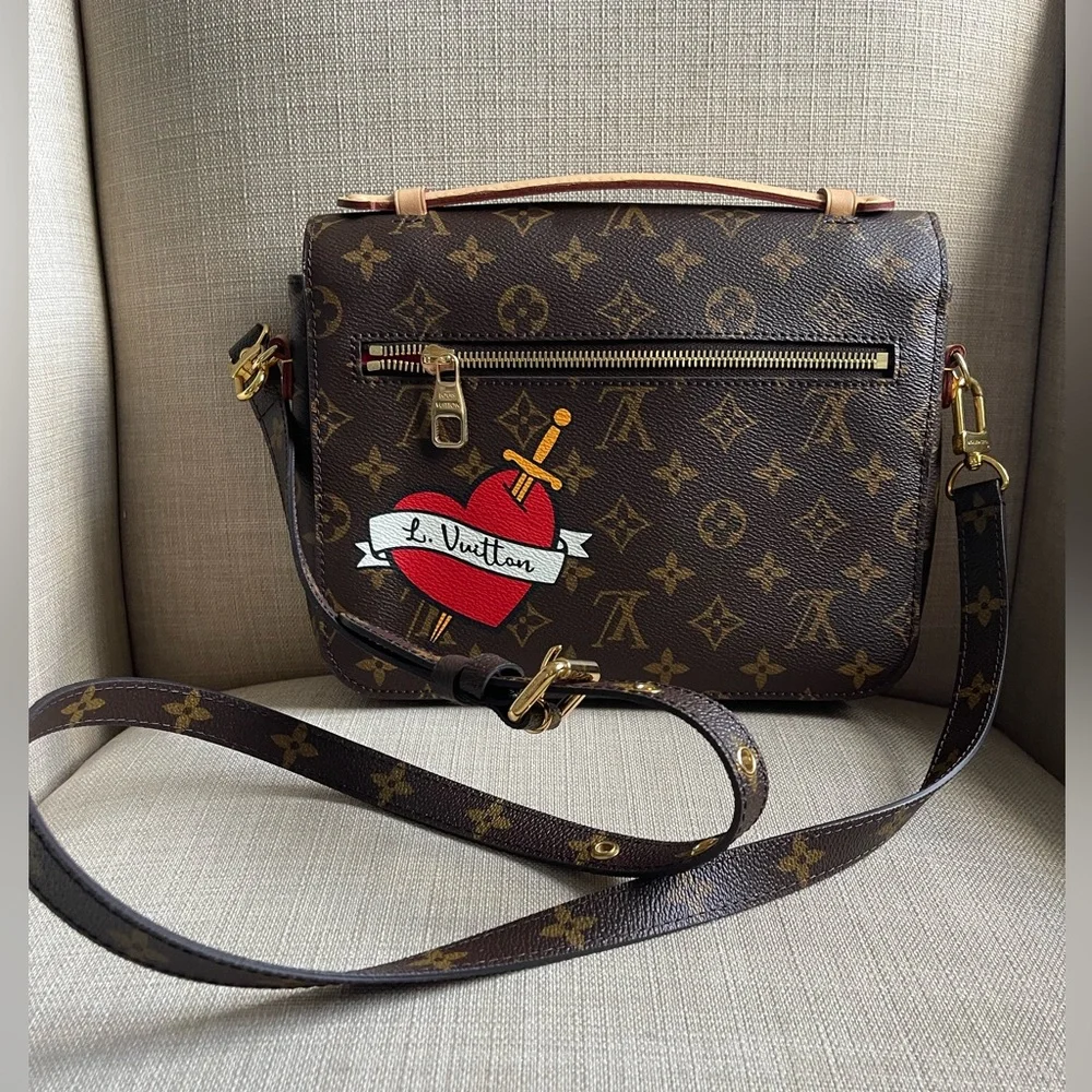 Limited Edition 
Louis Vuitton Pochette Metis Patches Bag - Picture 4 of 8